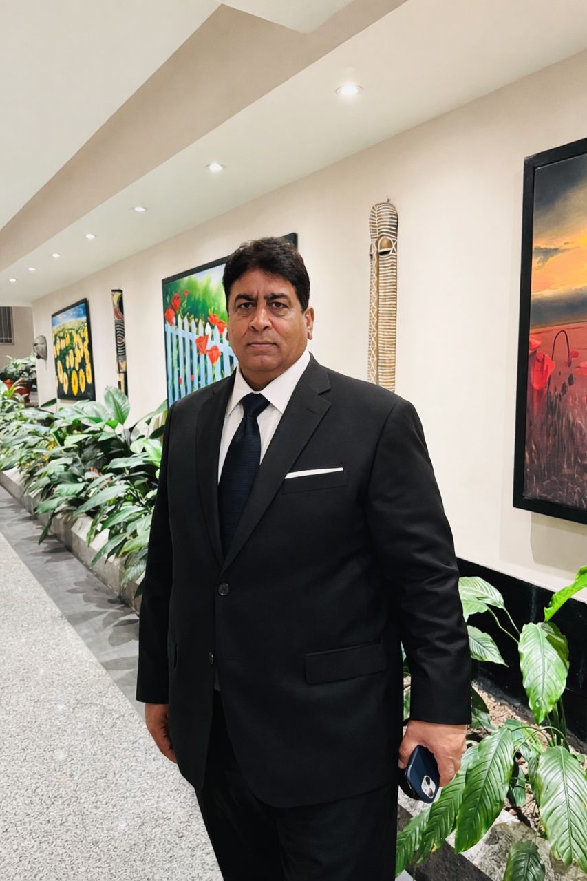 Mr. Ishwar Gidwani